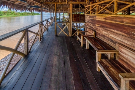 Family Room | Lake view