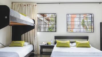 Standard Quadruple Room | Free WiFi, bed sheets