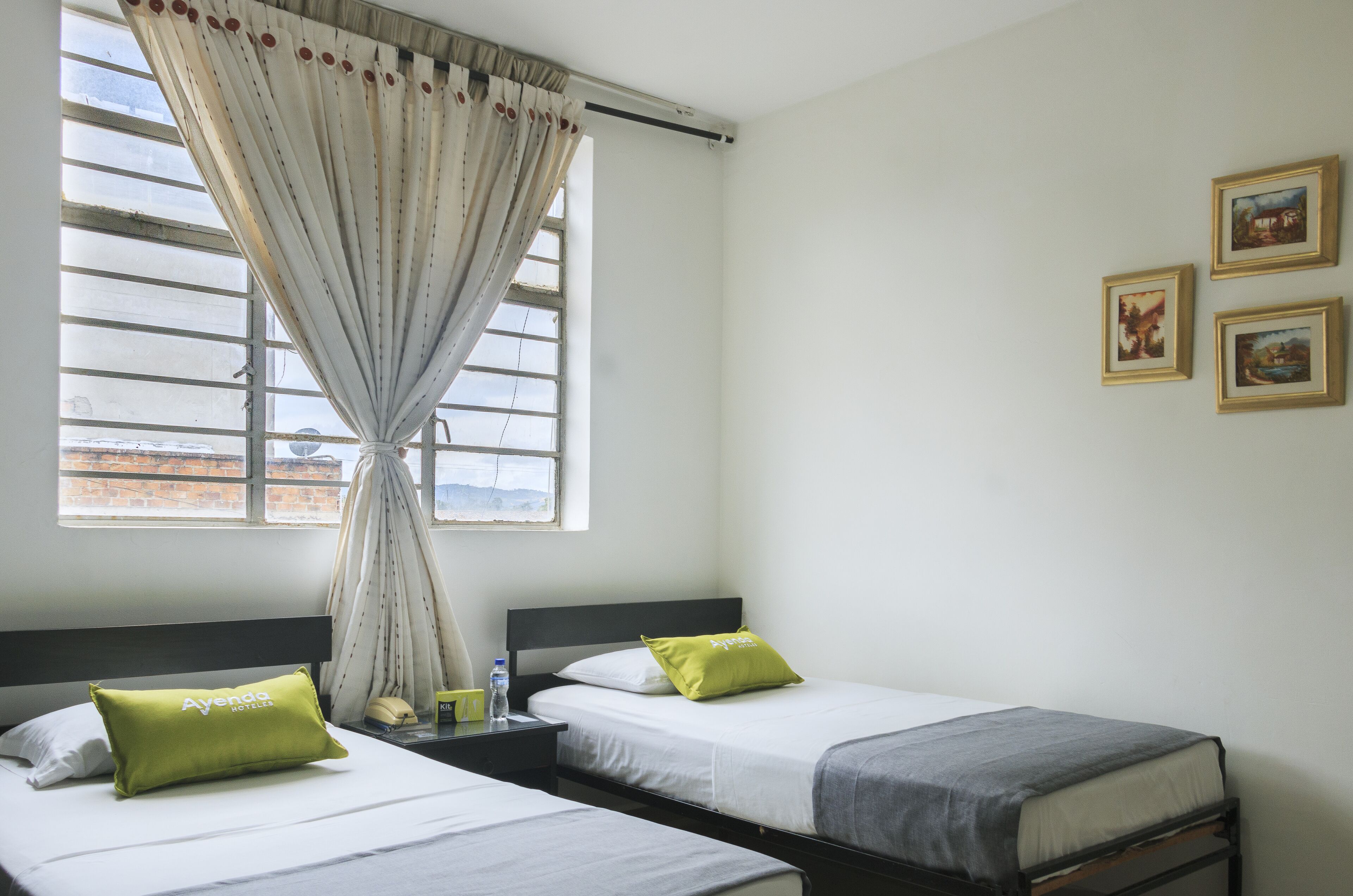 standard twin room | free wifi, bed sheets