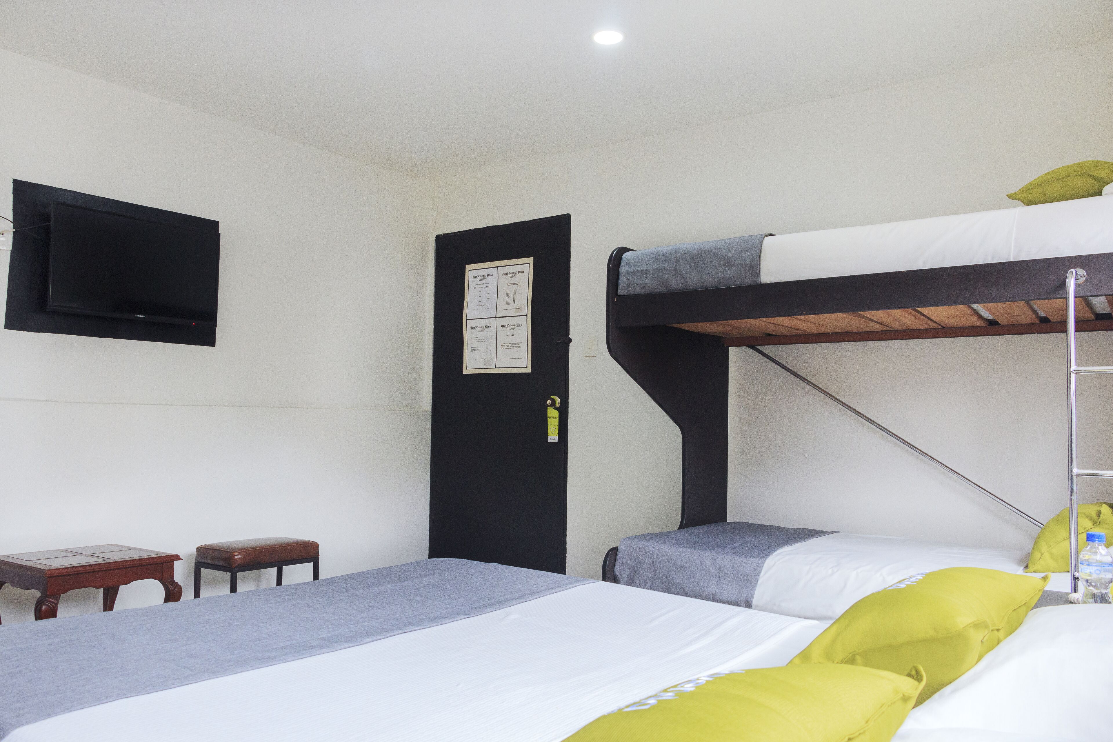 standard quadruple room | free wifi, bed sheets