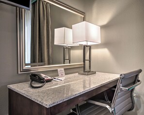 1 bedroom, premium bedding, pillowtop beds, desk - MainStay Suites Hobbs (Hobbs)