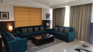 Presidential Suite | Minibar, in-room safe, desk, iron/ironing board - Fortune Park Moksha, Mcleodganj  - Member ITC Hotels' Group (Dharamshala)