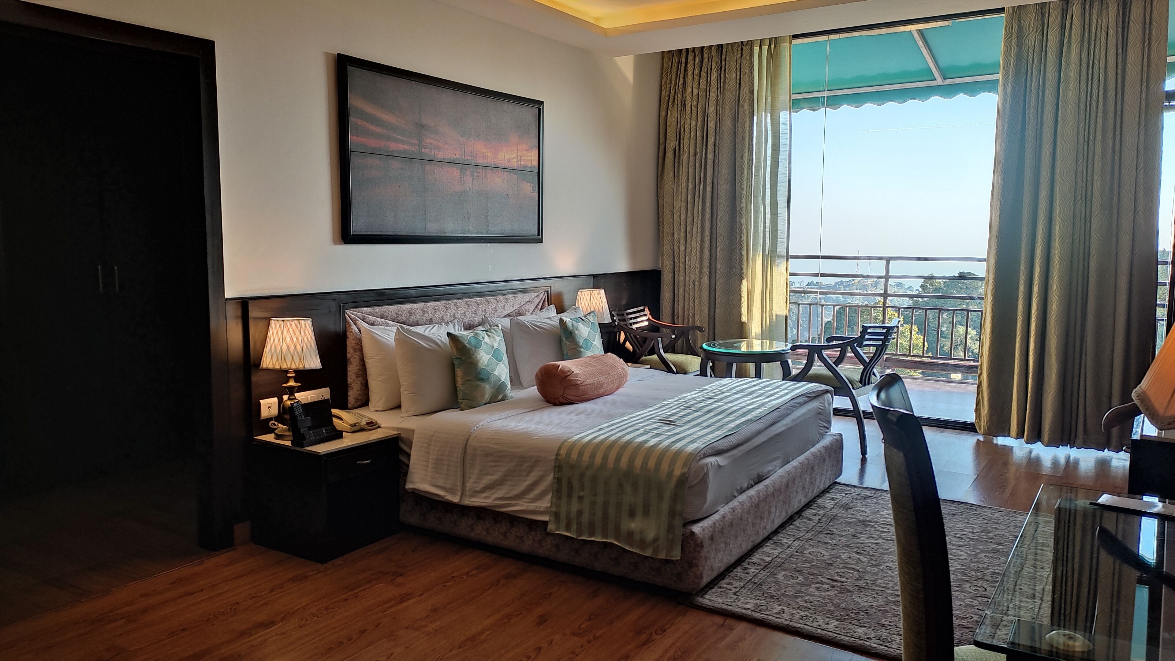 minibar, in-room safe, desk, iron/ironing board