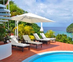 Outdoor pool, pool umbrellas, sun loungers