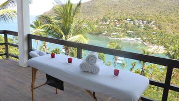 Couples treatment rooms, body treatments, deep-tissue massages