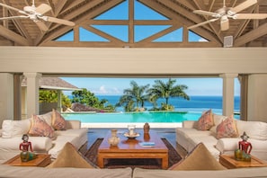 Lobby sitting area - Silent Waters Villa (Montego Bay)