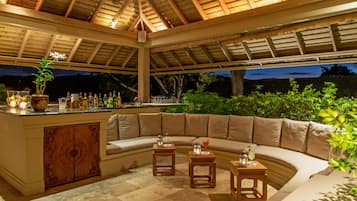 Poolside bar