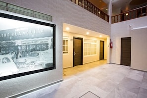 Interior - Hotel Diligencias (Mexico City)