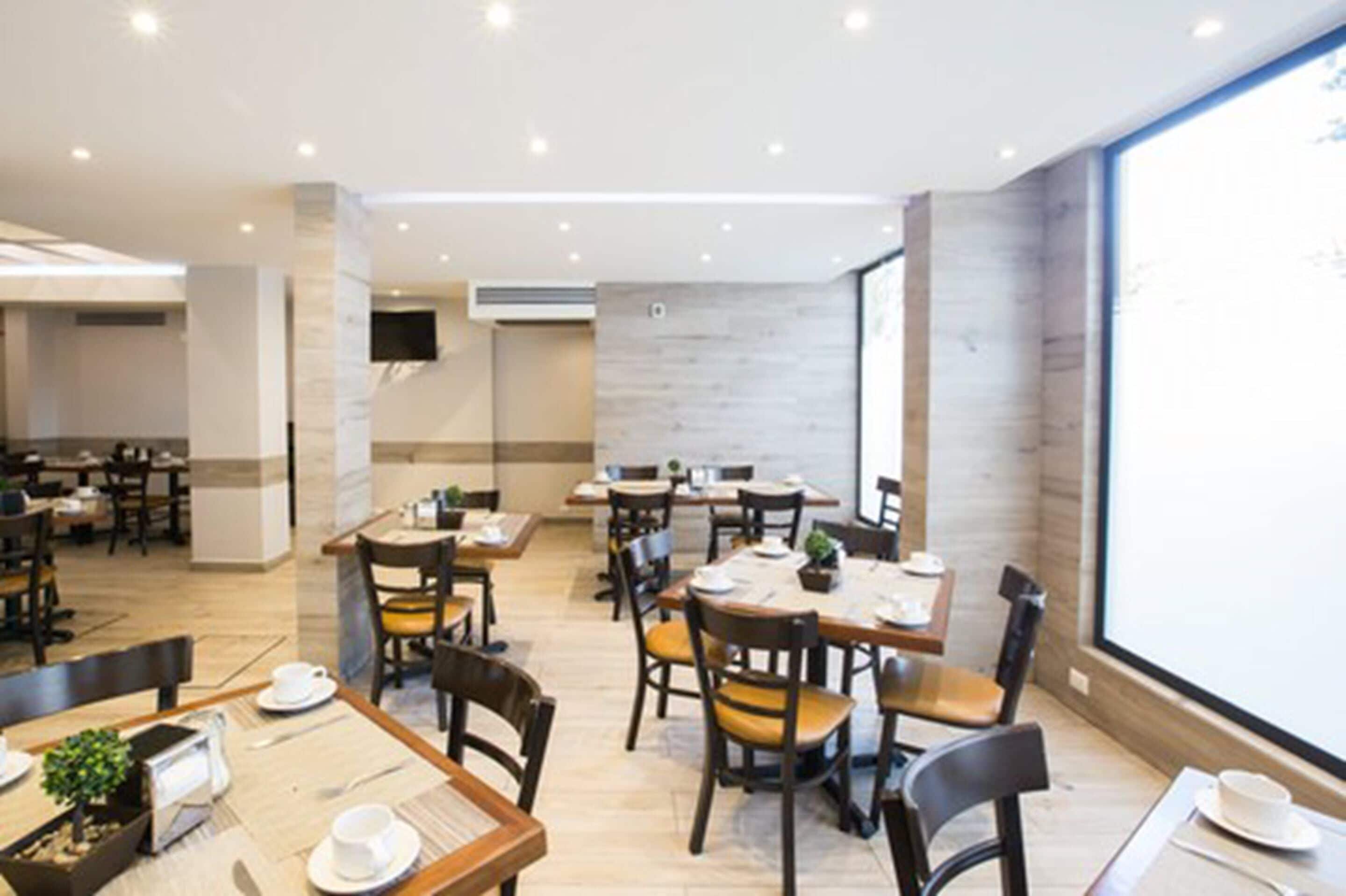 Breakfast, lunch, dinner served; international cuisine 