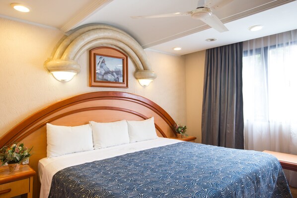 In-room safe, free WiFi