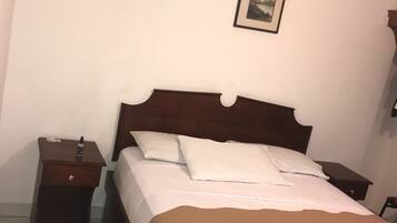 Single Room, 1 Queen Bed | View from room