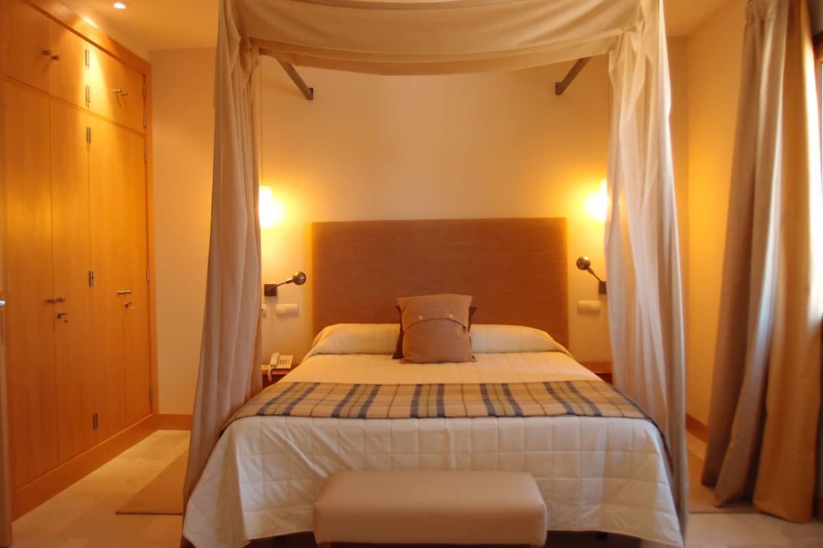 junior suite | 3 bedrooms, premium bedding, minibar, in-room safe