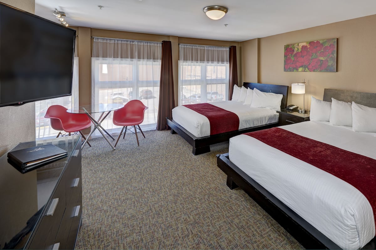 Double Queen Handicap | Pillow-top beds, blackout curtains, iron/ironing board, free WiFi