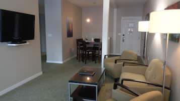 Colchones con pillow-top, decoración personalizada y muebles diferentes