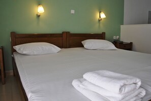 Studio, Sea View | Iron/ironing board, free cots/infant beds, rollaway beds, free WiFi - Filoxenia Hotel & Apartments (Kefalonia)