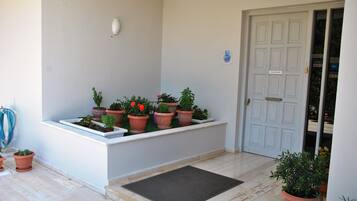 Pintu masuk properti