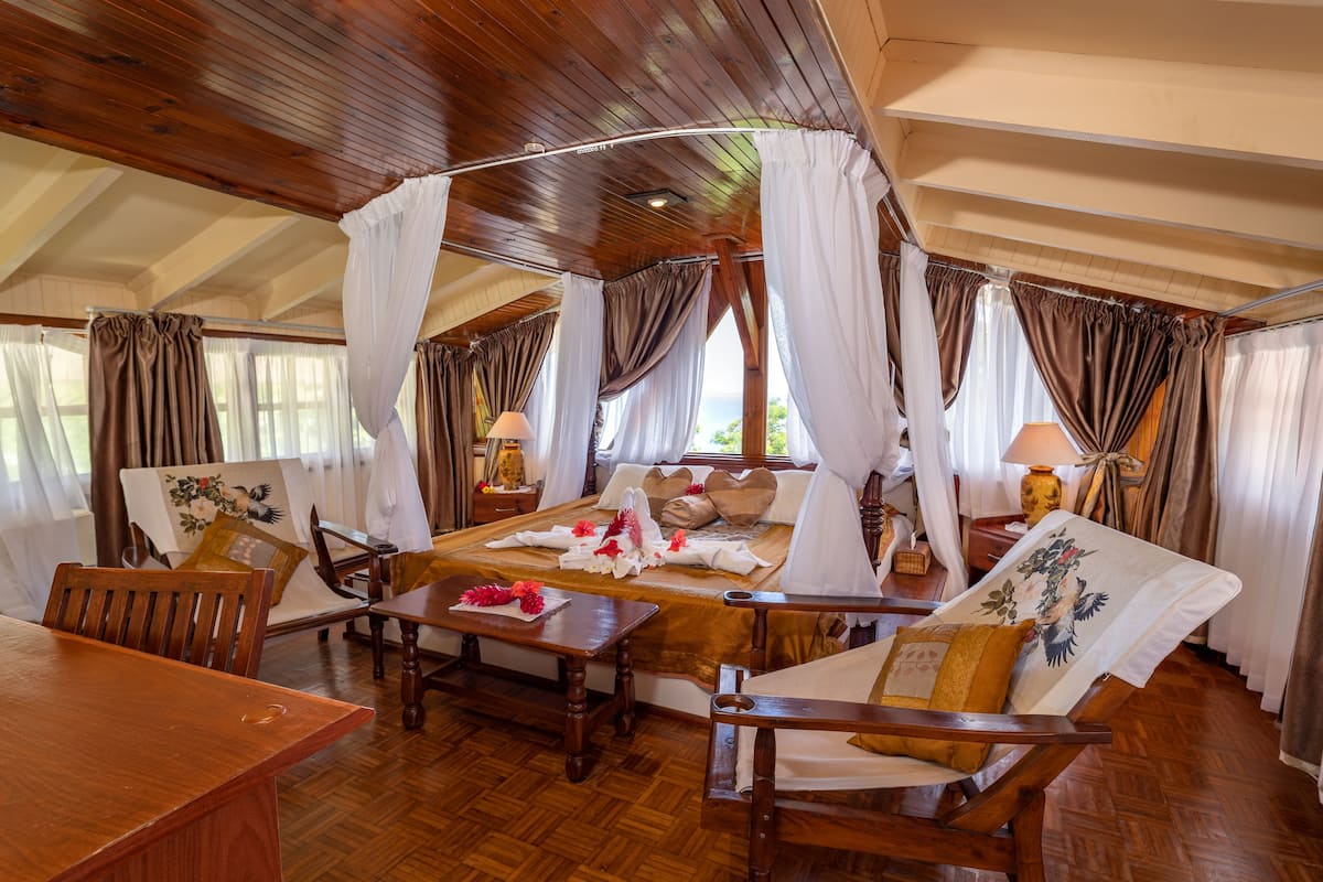 Honeymoon Suite