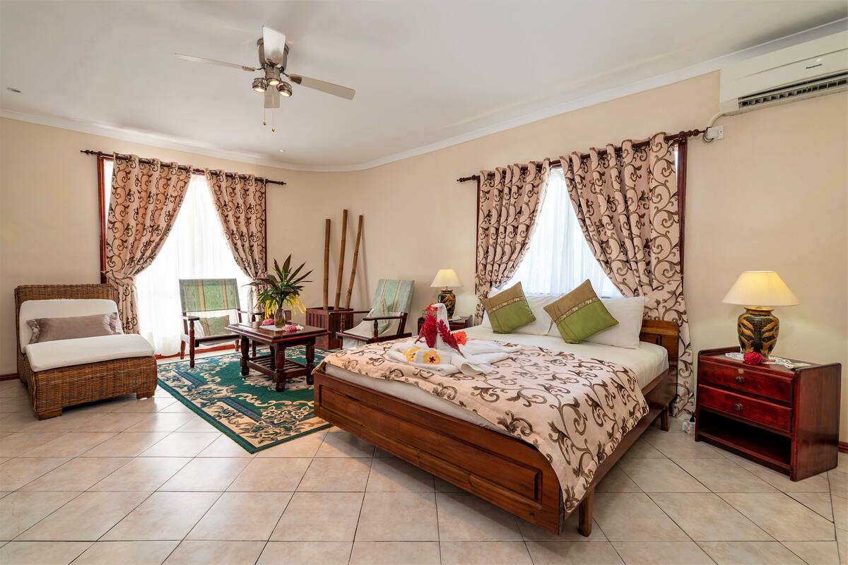 Luxury Room, 1 Queen Bed