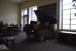 Interior - Pensione Nichols (Seattle)