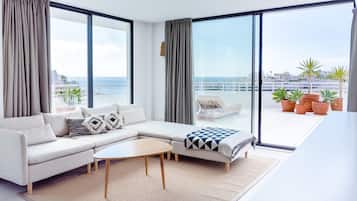 Familienapartment, 3 Schlafzimmer | Wohnbereich