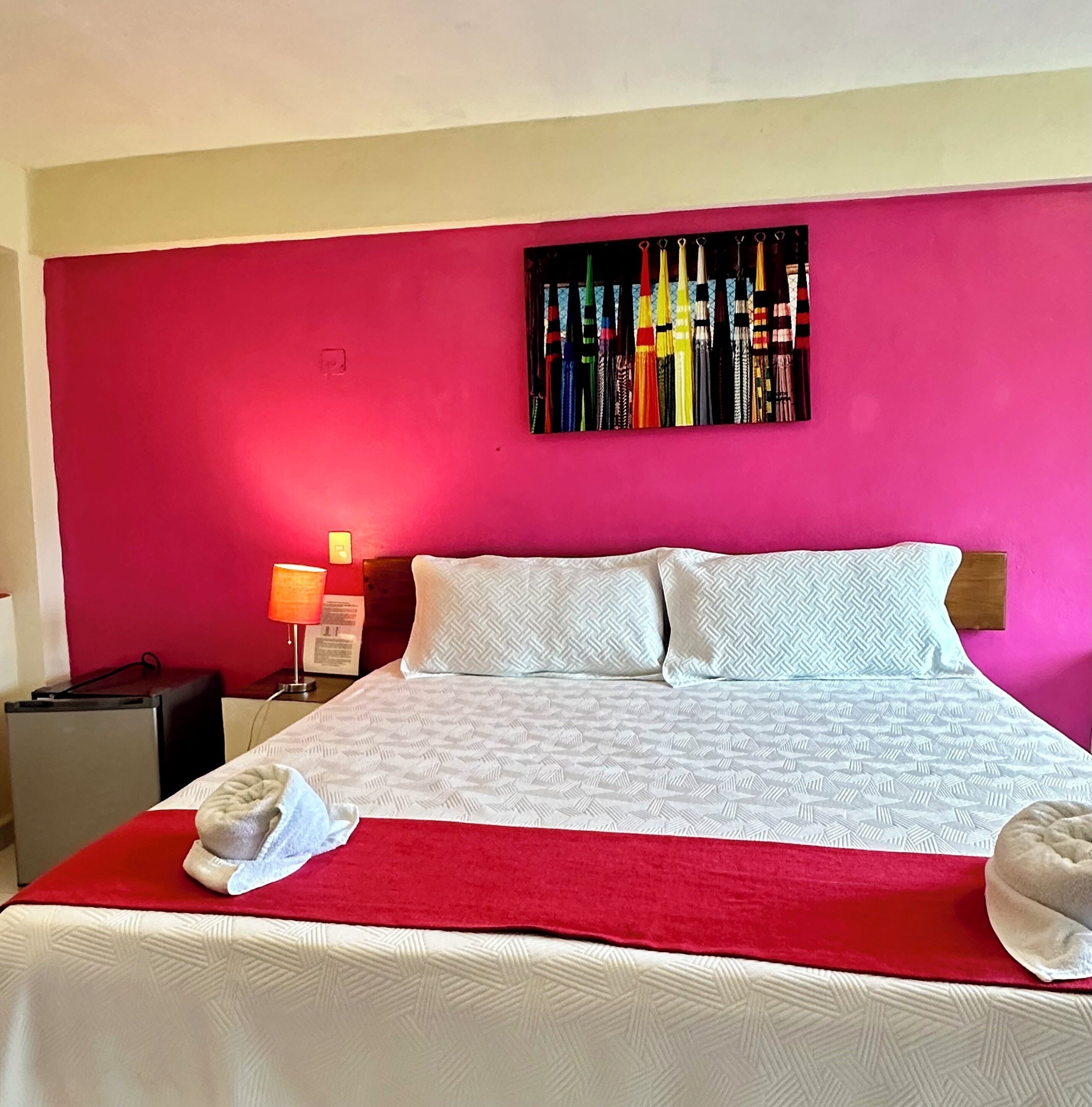 Habitación ejecutiva, 1 cama King size, aire acondicionado | Edredón, cortinas blackout, tabla de planchar con plancha y wifi gratis 