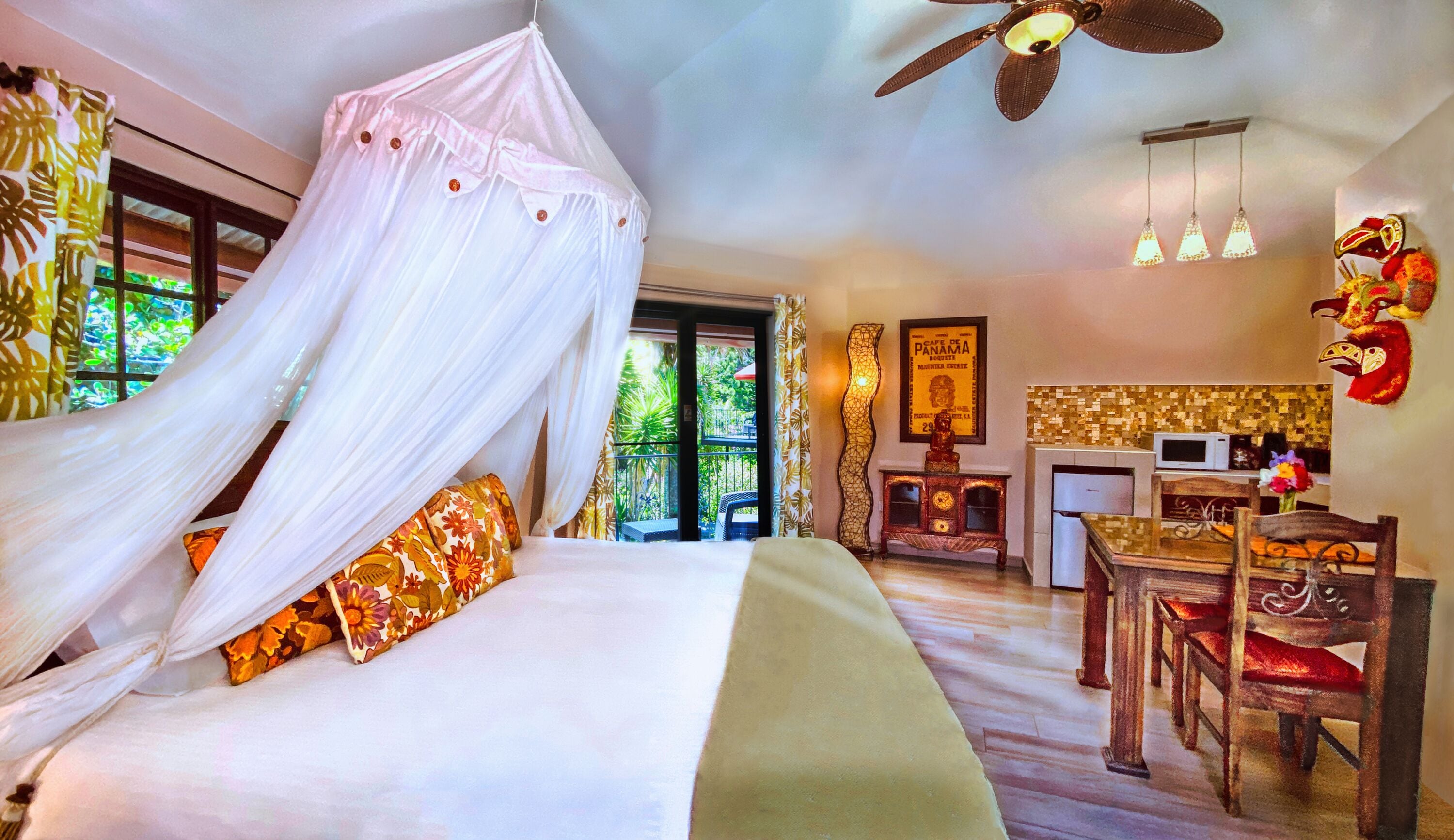 Room (King Deluxe) | Premium bedding, in-room safe, individually decorated