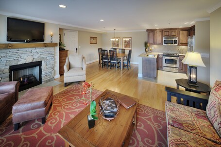 The Residences at Biltmore - Image 40