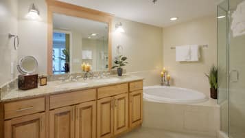 Suite, 2 Bedrooms | Bathroom | Hair dryer, towels, soap, shampoo
