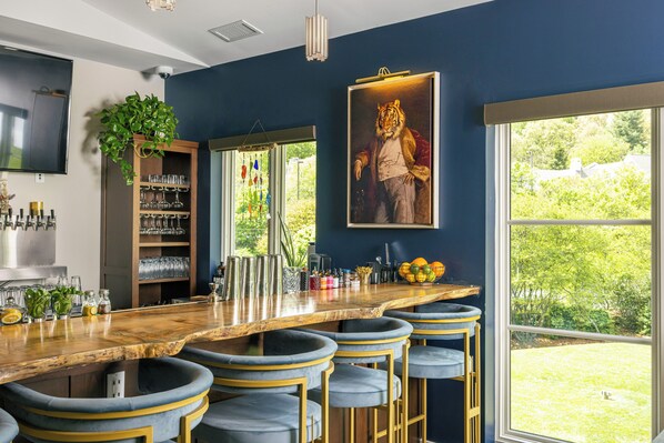 Breakfast and dinner served, American cuisine - The Residences at Biltmore (Asheville)