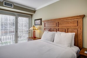 Suite, 2 Bedrooms | Premium bedding, in-room safe, iron/ironing board, free WiFi - Lantern Lodge (Asheville)