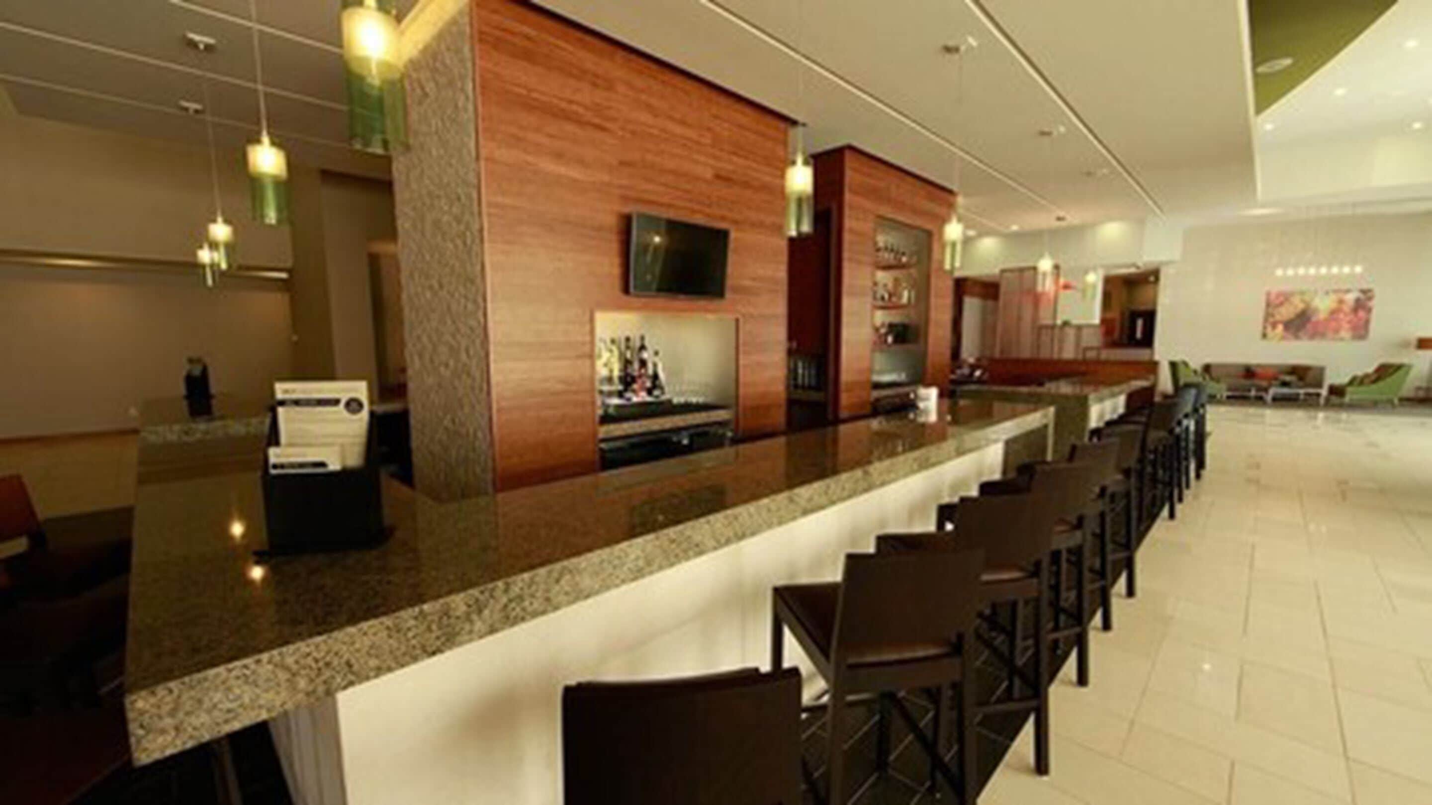 Bar (trong khuôn viên)