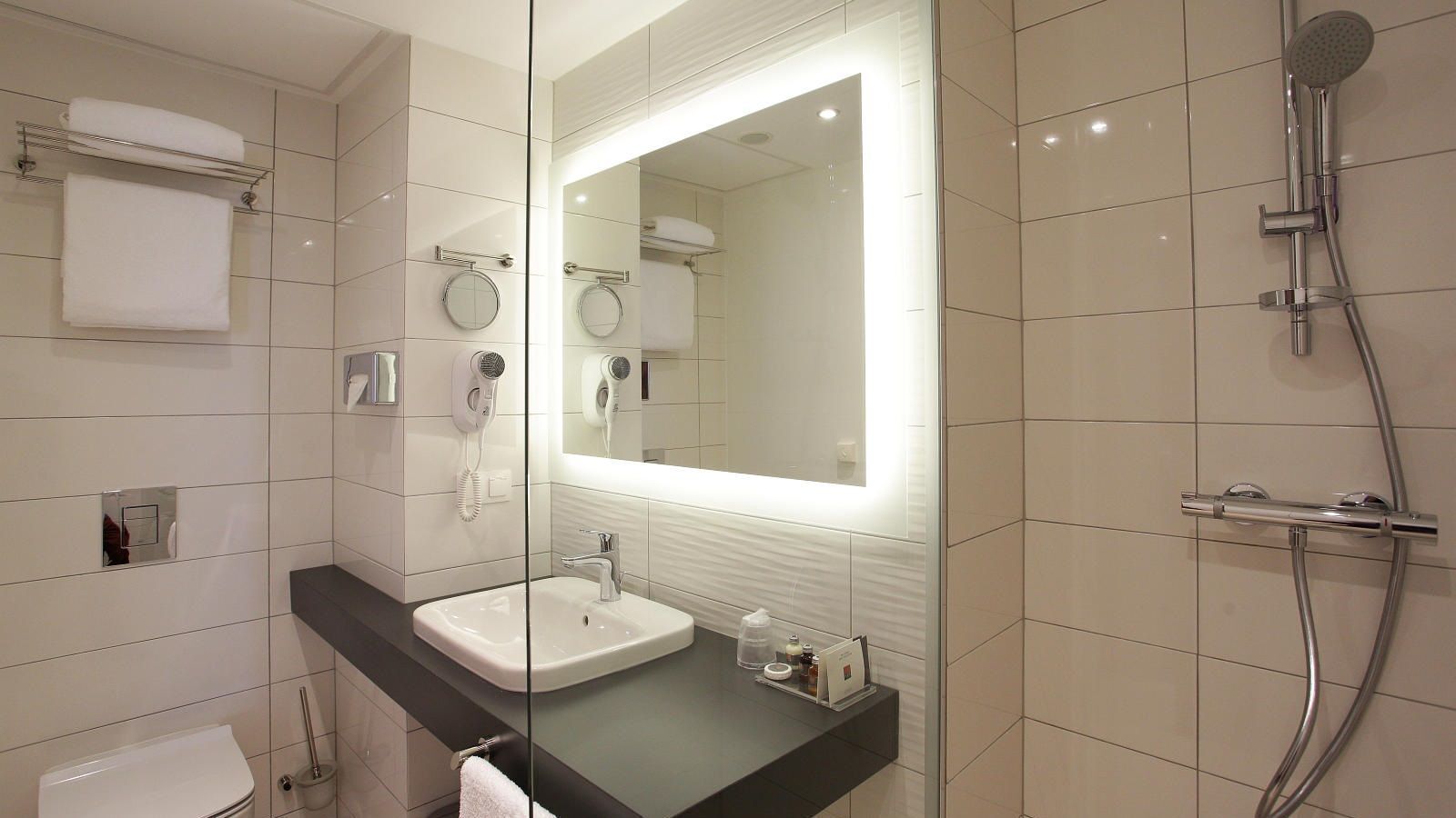 premium bedding, in-room safe, desk, soundproofing