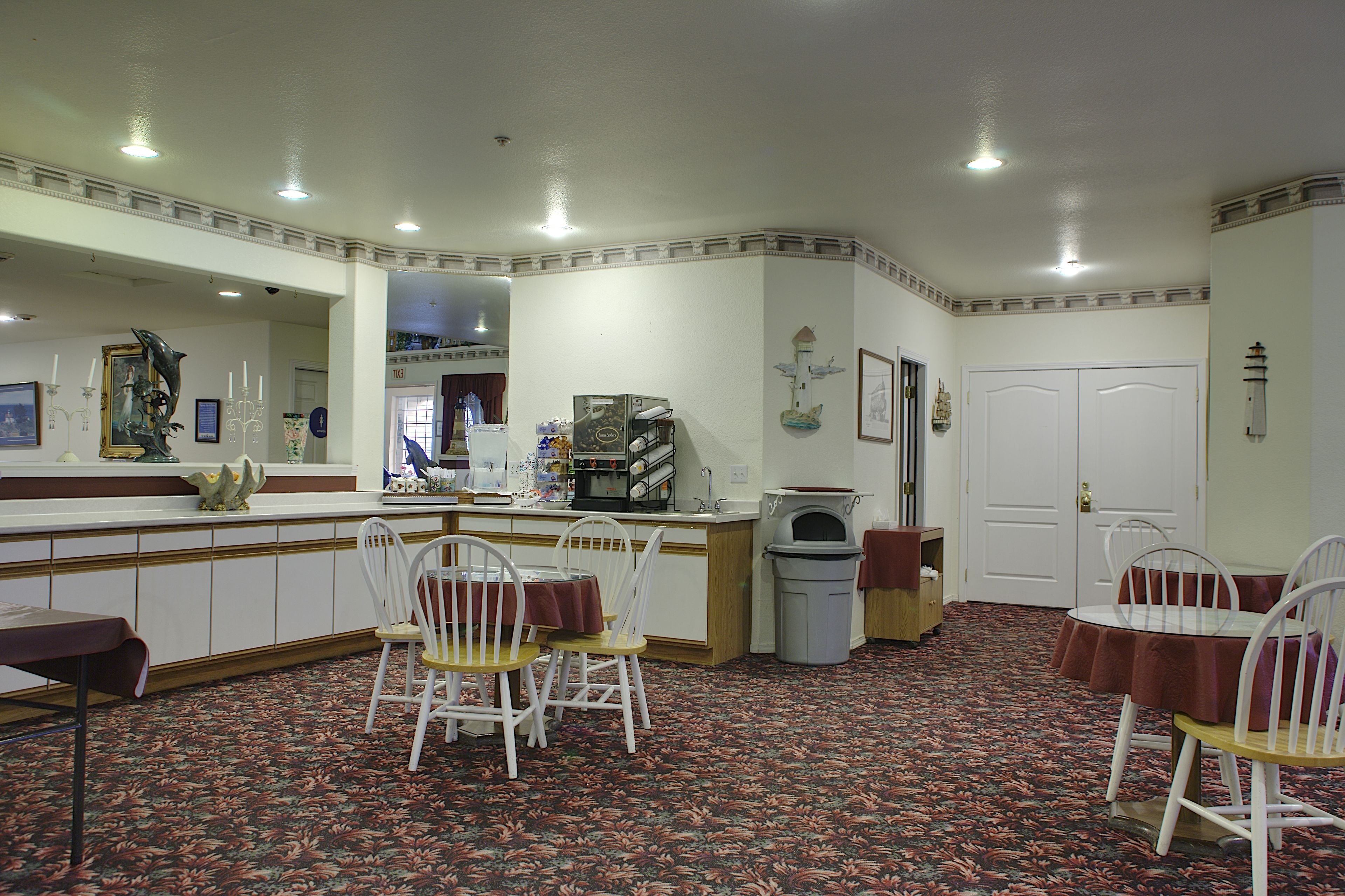 free daily continental breakfast