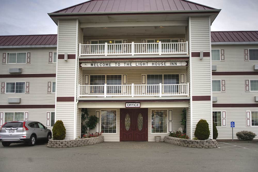 Lighthouse Inn