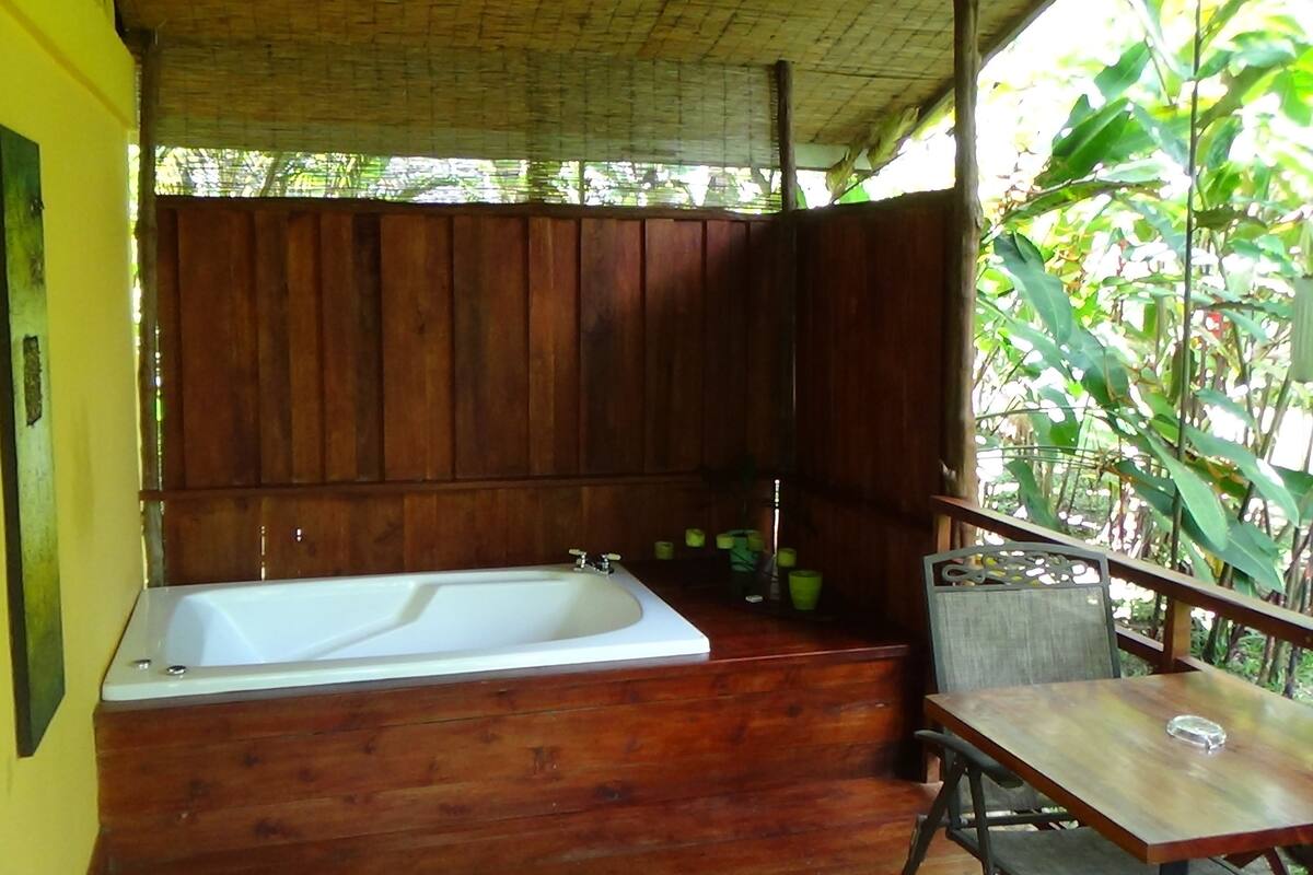 Chalet, 1 Katil Ratu (Queen) (Cedro) | Teres/patio