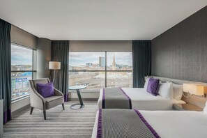 Habitació estàndard, 2 llits dobles, accés a la sala del club | Llençols de cotó egipci, roba de llit d'alta qualitat i minibar 