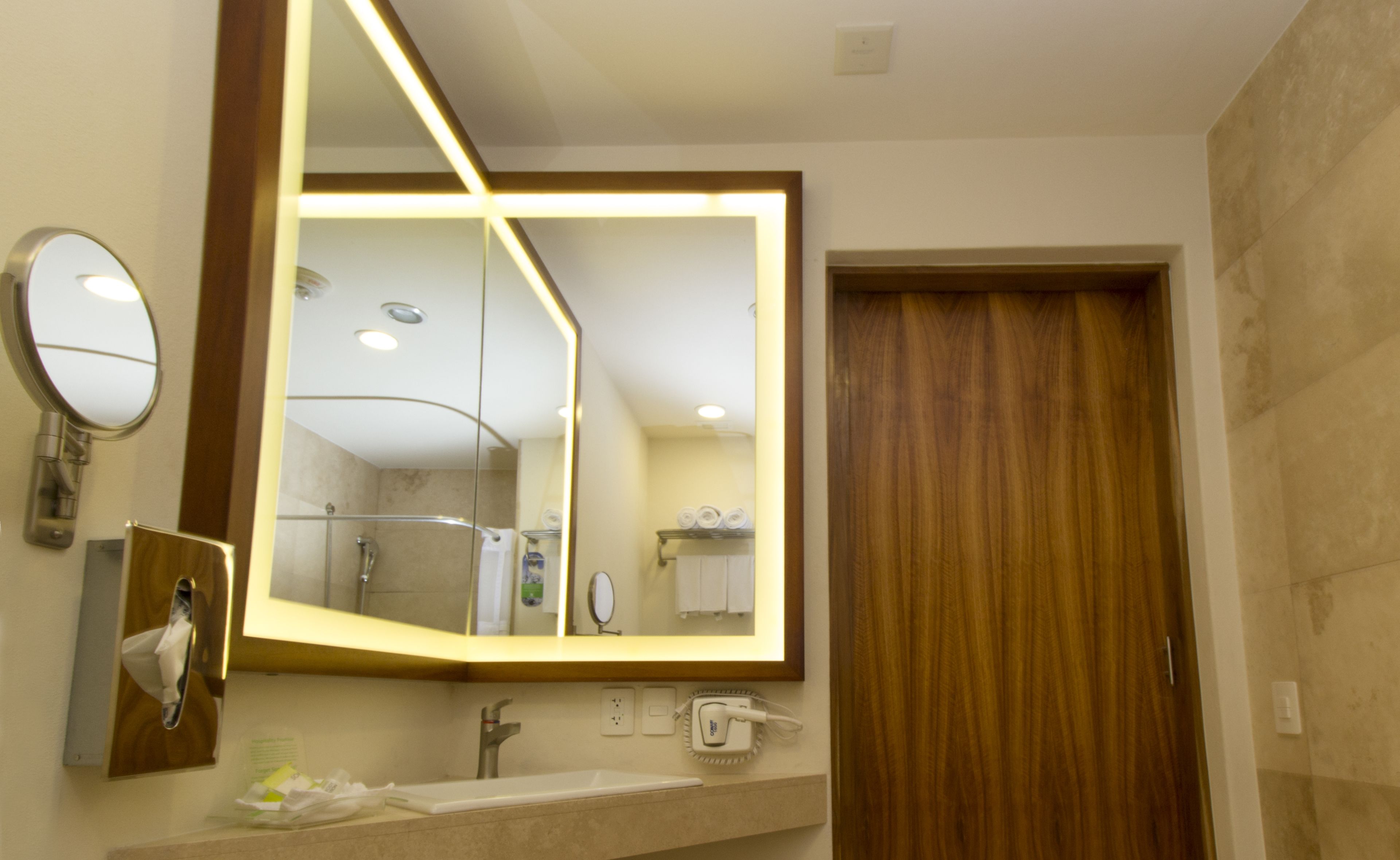 standard room, 1 king bed, accessible | 1 bedroom, premium bedding, in-room safe, blackout curtains