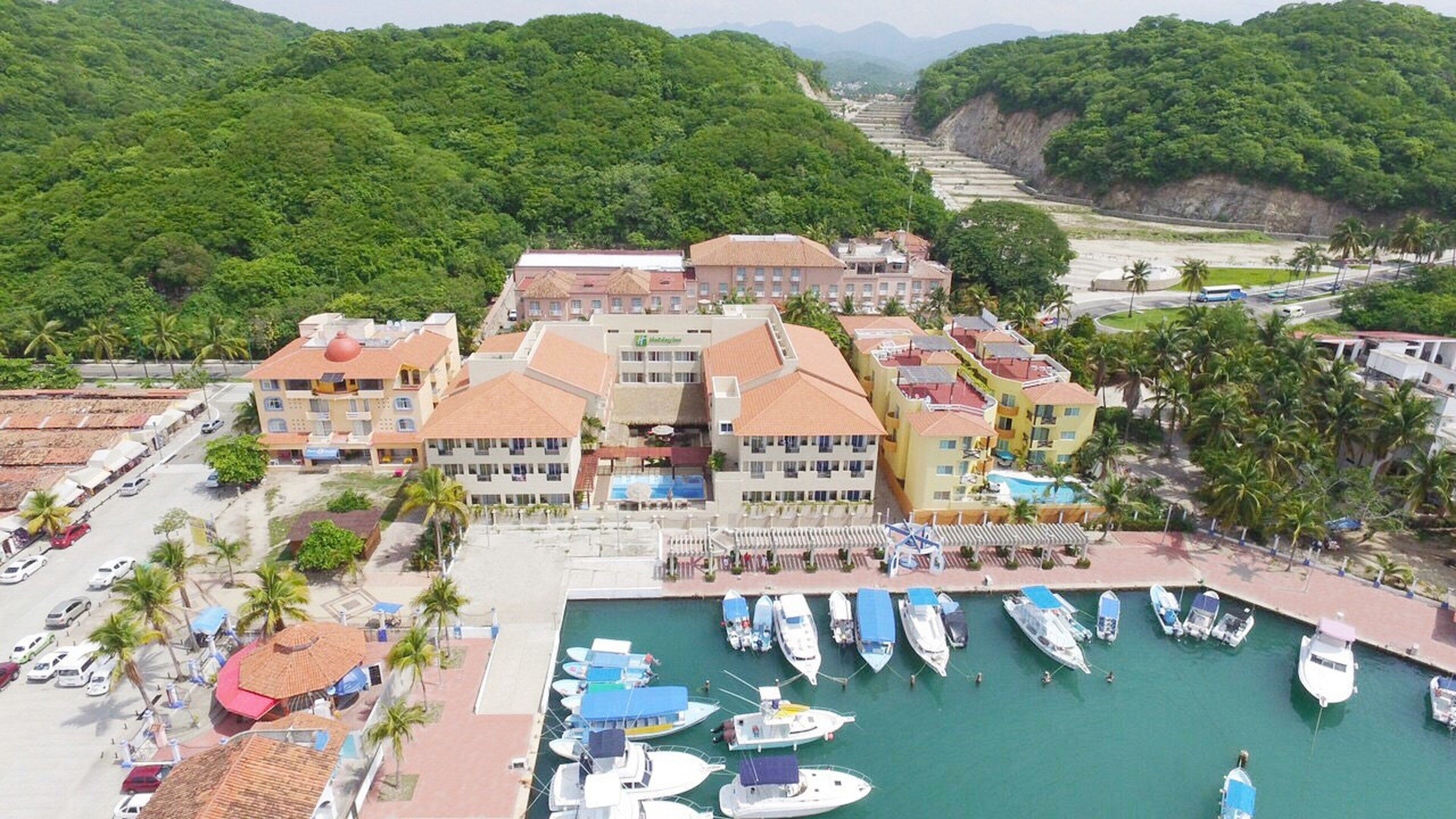 Photo - Holiday Inn Huatulco by IHG