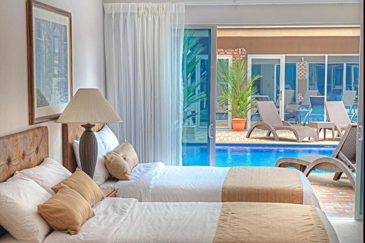 Premium bedding, in-room safe, desk, free WiFi