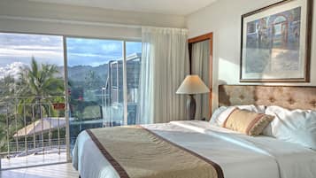 Suite | Premium bedding, in-room safe, desk, free WiFi