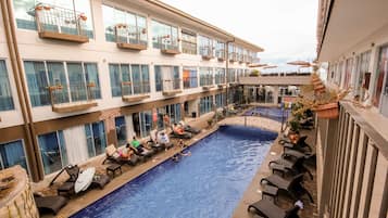 Outdoor pool, pool loungers