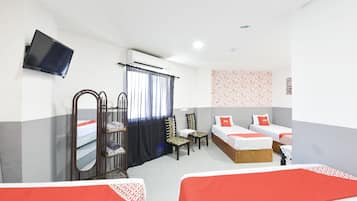 1 habitación, escritorio, tabla de planchar con plancha y wifi gratis