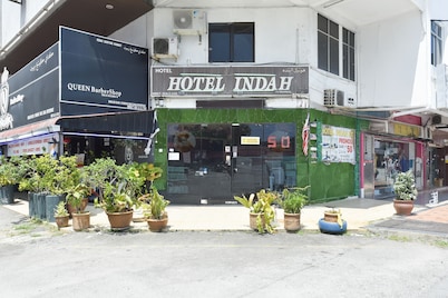 Hotel O Indah