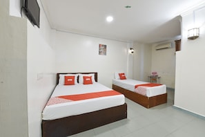 1 bedroom, desk, iron/ironing board, free WiFi