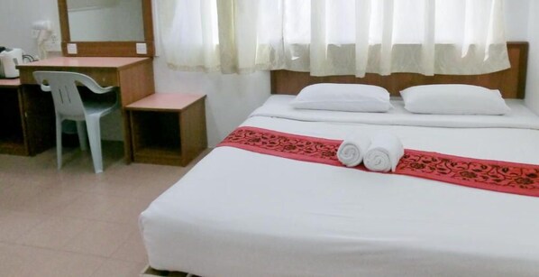 Skrivbord, strykjärn/strykbräda och gratis wi-fi