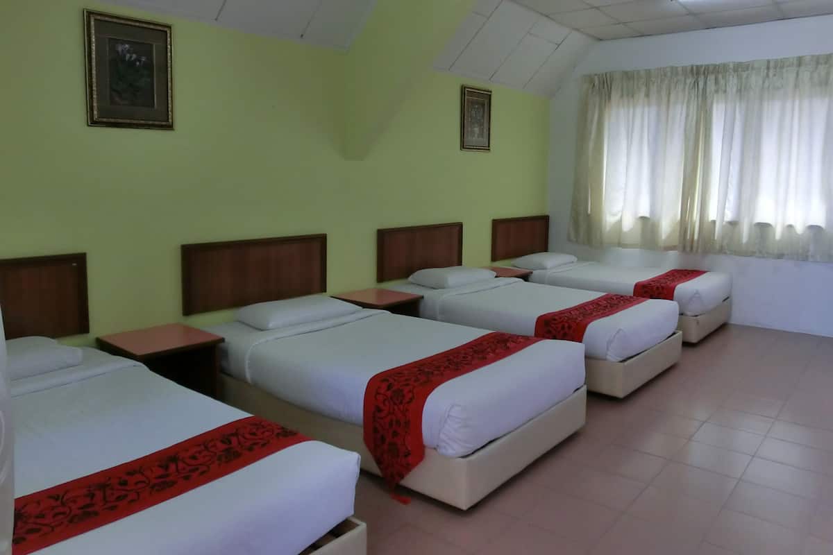 Chambre Familiale | Bureau, fer et planche Ă repasser, Wi-Fi gratuit