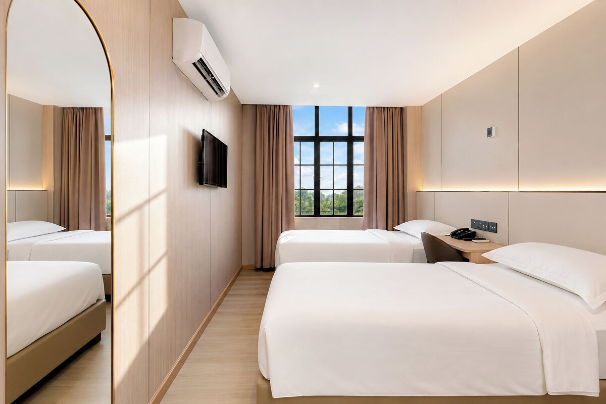Kamar Standar | Meja kerja, kedap suara, setrika/meja setrika, dan Wi-Fi gratis