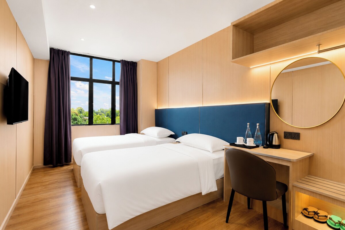 Kamar Twin Superior, 2 Tempat Tidur Twin | Meja kerja, kedap suara, setrika/meja setrika, dan Wi-Fi gratis