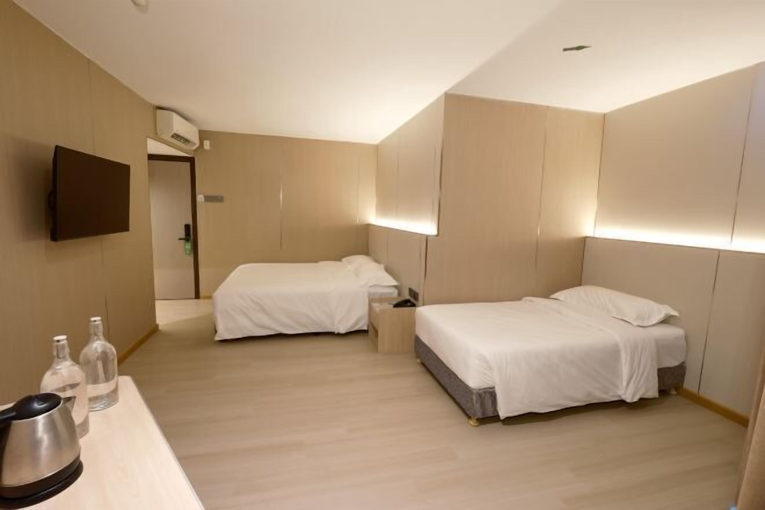 Bureau, chambres insonorisées, fer et planche à repasser, Wi-Fi gratuit