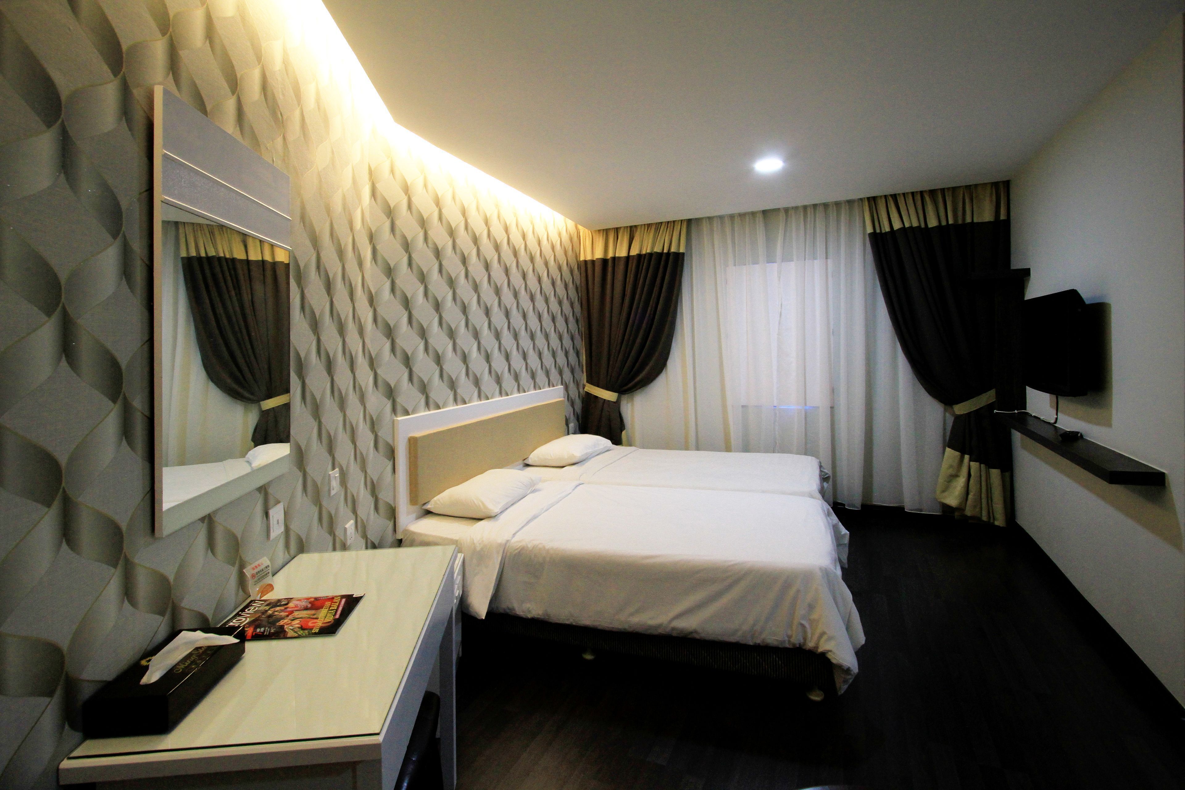 Desk, soundproofing, iron/ironing board, free WiFi